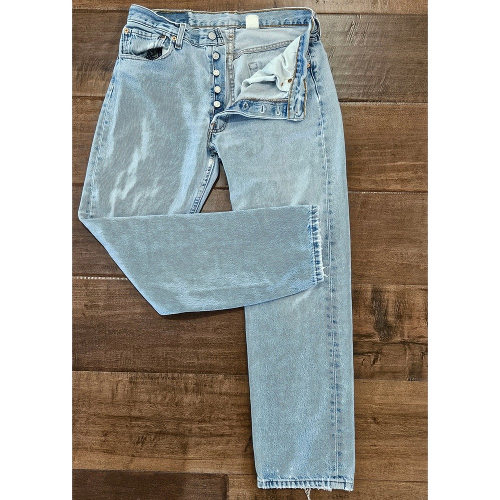 VTG Levis Distressed 501 Straight Leg Jeans 33x30 Light Wash Button Fly